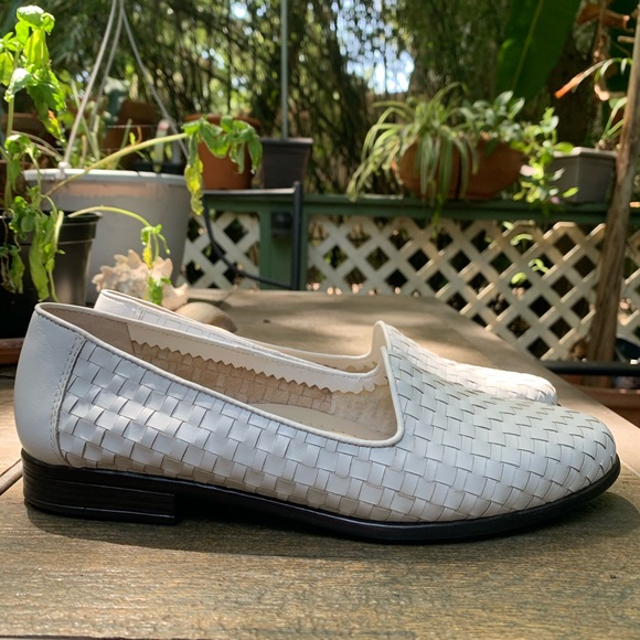 Trotters Shoes - Trotters Liz Weave Leather Loafer | Size 8.5